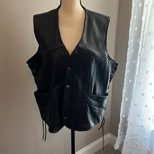 Mens leather motorcycle vest. Size XL